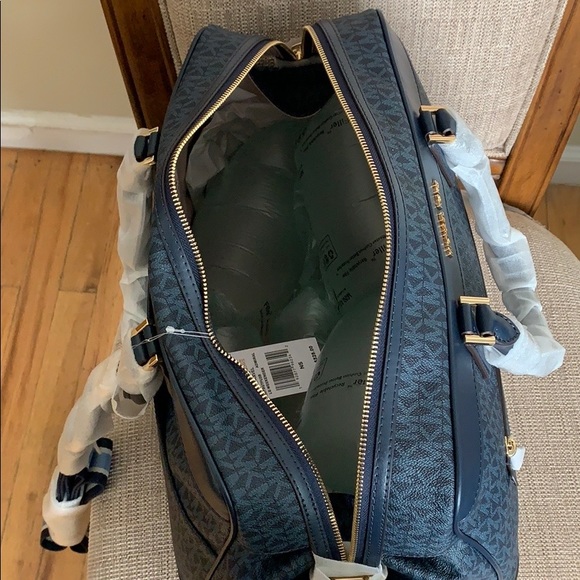 Michael Kors Admiral Blue Weekender - Picture 6 of 8